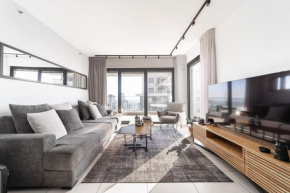 O&OGroup- Sea-side 4 BR Apt